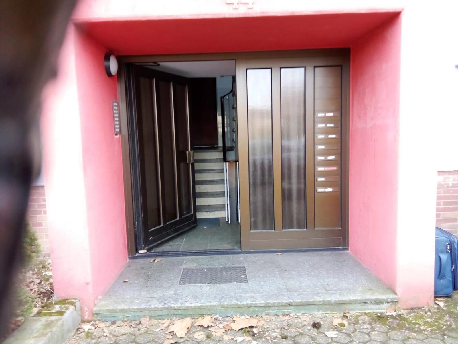 Ferienwohnung Monteurwohnung Messewohnung Duisburg Sued Grenze Duesseldorf 6 Personen Екстериор снимка